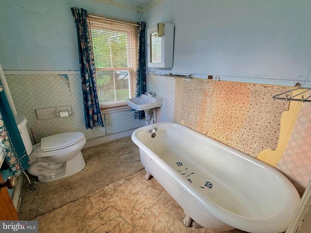 213 S S FAYETTE STREET, Mercersburg, PA 17236