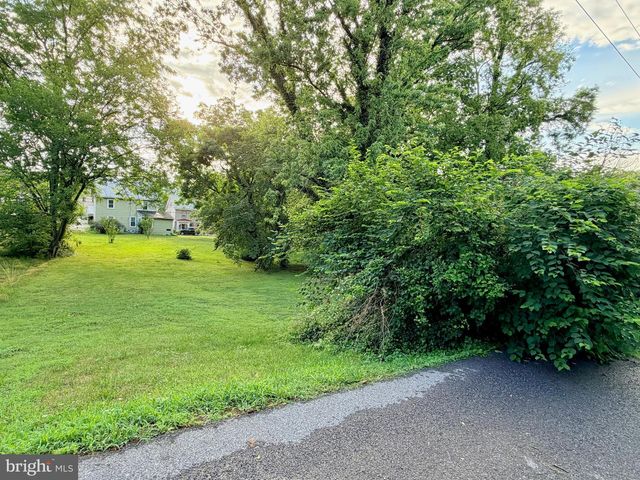 213 S S FAYETTE STREET, Mercersburg, PA 17236