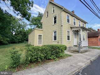 213 S S FAYETTE STREET, Mercersburg, PA 17236