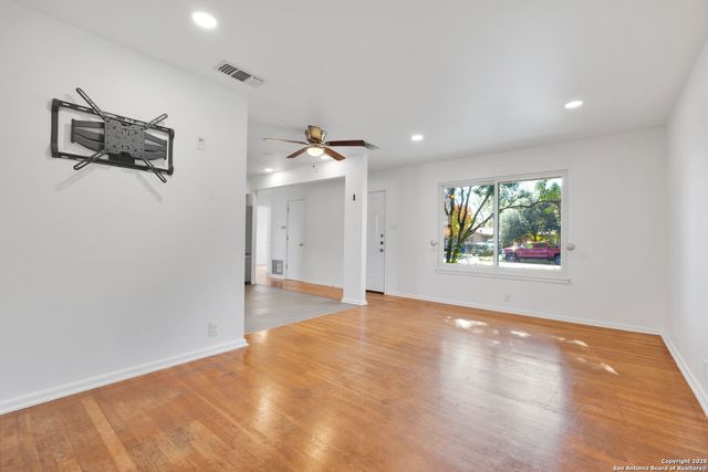 471 Hialeah Ave, San Antonio, TX 78218