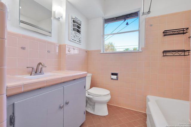 471 Hialeah Ave, San Antonio, TX 78218