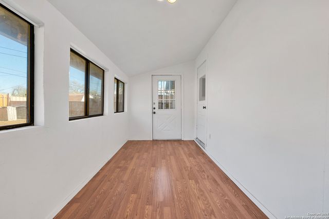 471 Hialeah Ave, San Antonio, TX 78218