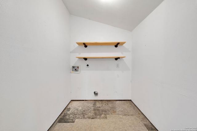 471 Hialeah Ave, San Antonio, TX 78218