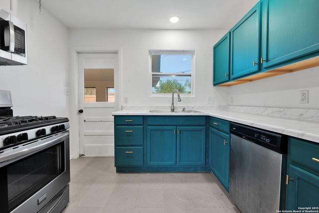 471 Hialeah Ave, San Antonio, TX 78218