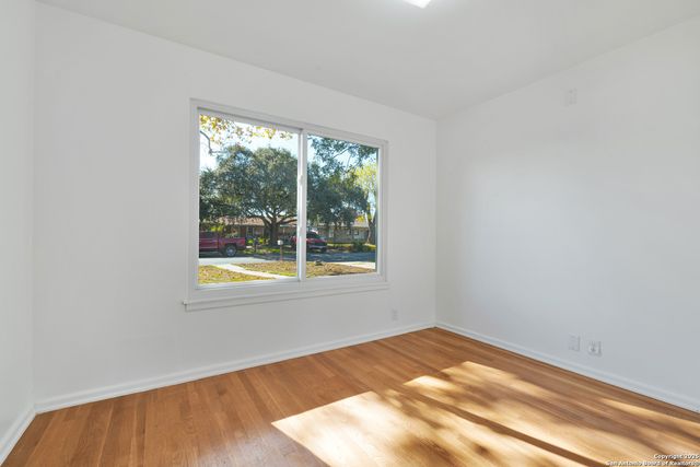 471 Hialeah Ave, San Antonio, TX 78218