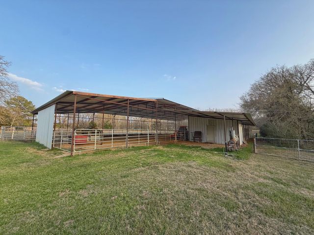4984 Fm 977, Leona, TX 75850
