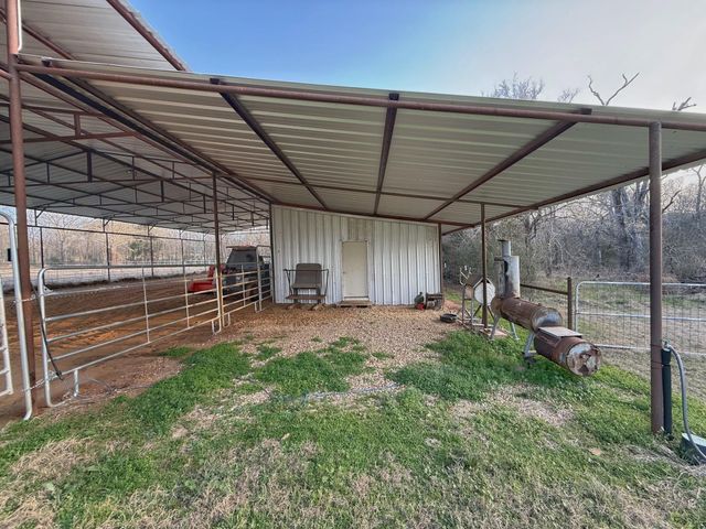 4984 Fm 977, Leona, TX 75850
