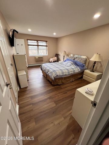 16 Manchester Court H, Freehold, NJ 07728