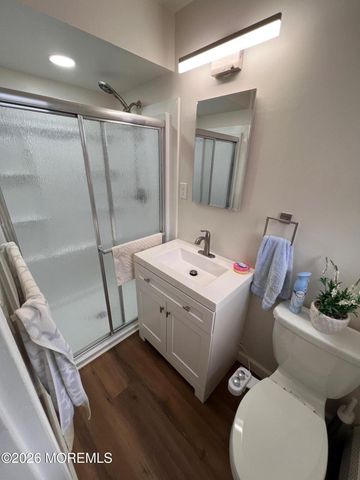 16 Manchester Court H, Freehold, NJ 07728