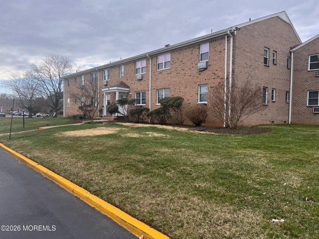 16 Manchester Court H, Freehold, NJ 07728