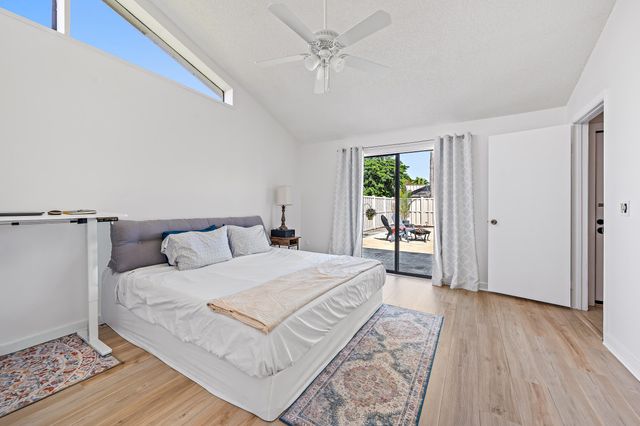 5537 Eagle Lake Drive, Palm Beach Gardens, FL 33418