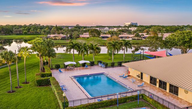 5537 Eagle Lake Drive, Palm Beach Gardens, FL 33418