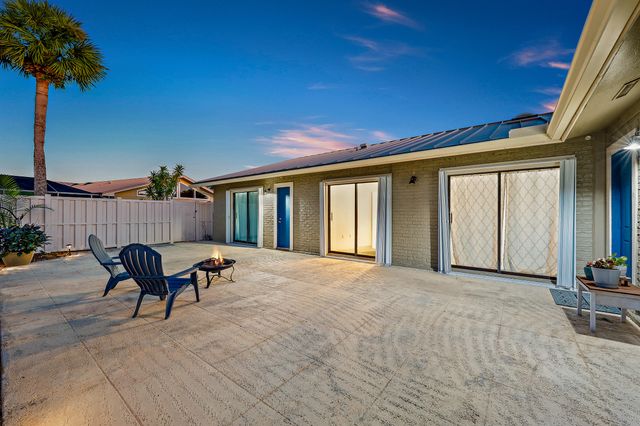 5537 Eagle Lake Drive, Palm Beach Gardens, FL 33418