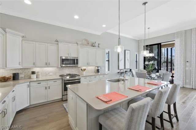 6542 Amarone LN, Naples, FL 34113