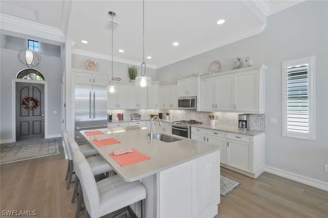 6542 Amarone LN, Naples, FL 34113