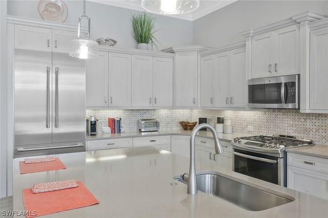 6542 Amarone LN, Naples, FL 34113