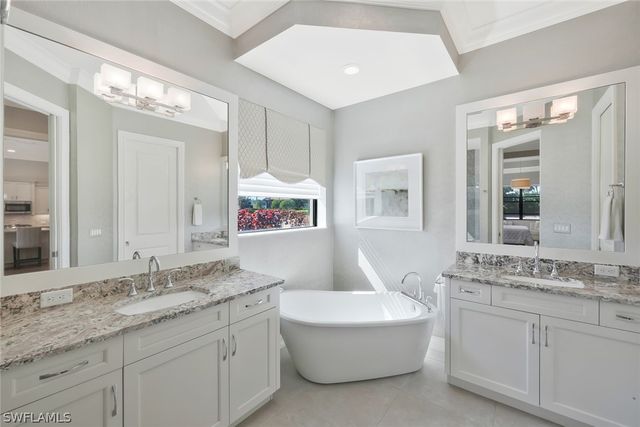 6542 Amarone LN, Naples, FL 34113