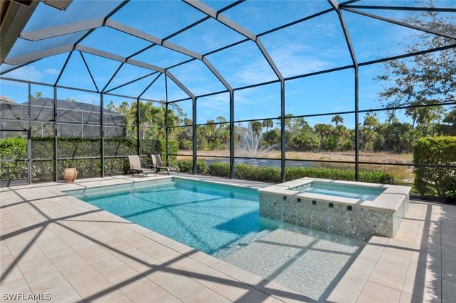 6542 Amarone LN, Naples, FL 34113