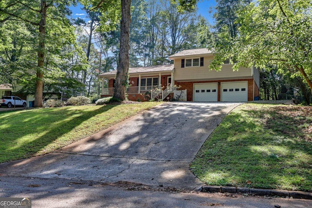 5728 Four Winds Court SW, Lilburn, GA 30047 — exterior