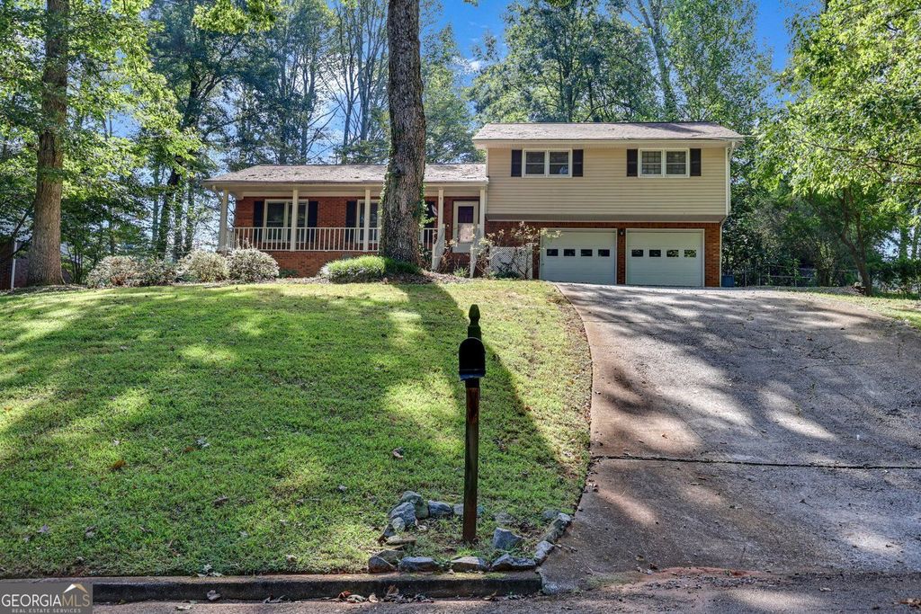5728 Four Winds Court SW, Lilburn, GA 30047 — photo 2