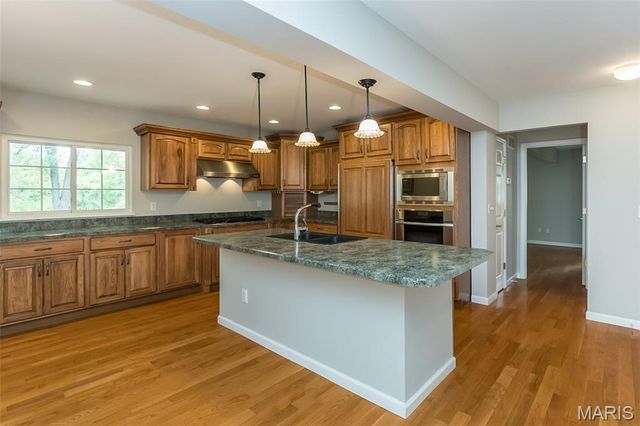 693 Woodrun Court, Ballwin, MO 63021