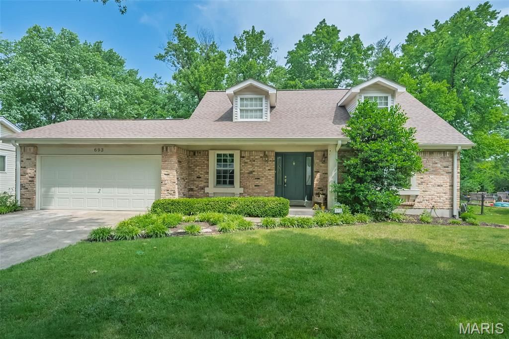 693 Woodrun Court, Ballwin, MO 63021