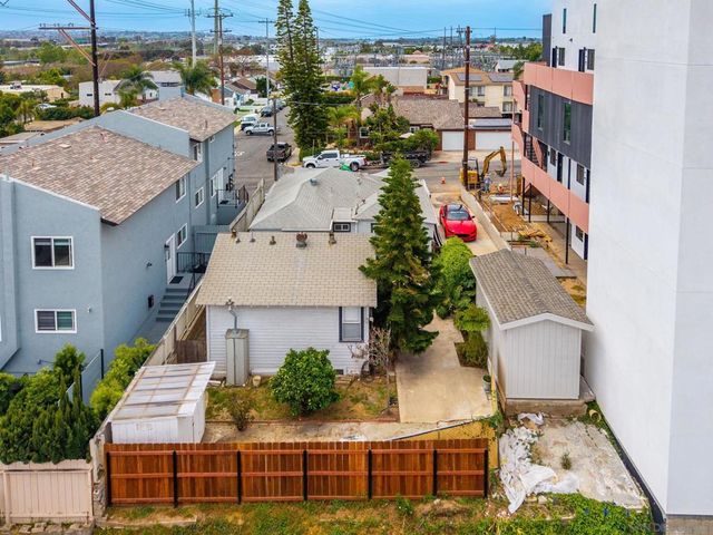1111 Colusa St, San Diego, CA 92110