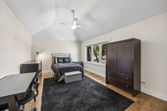 5137 S Mobile Avenue, Chicago, IL 60638
