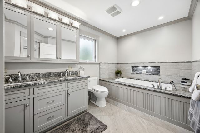 5137 S Mobile Avenue, Chicago, IL 60638