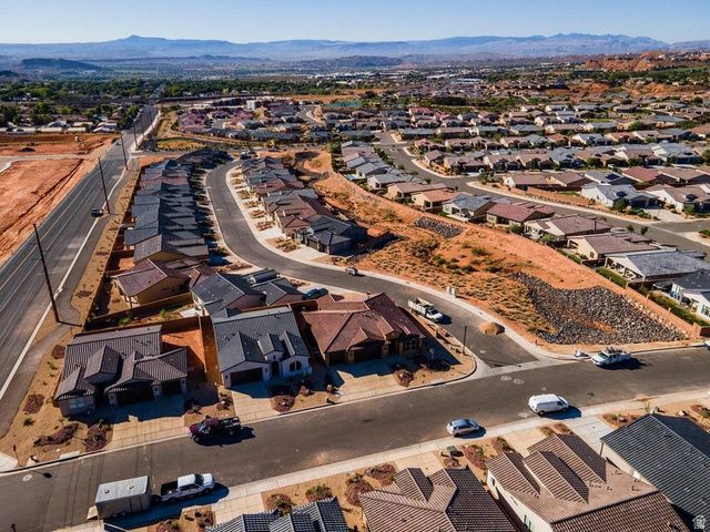 31 W CAMINO OSO DR, Washington, UT 84780