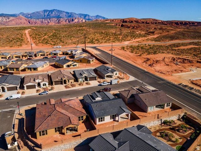 31 W CAMINO OSO DR, Washington, UT 84780