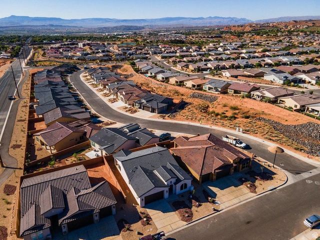 31 W CAMINO OSO DR, Washington, UT 84780