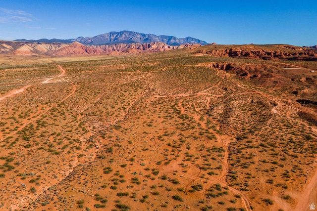 31 W CAMINO OSO DR, Washington, UT 84780