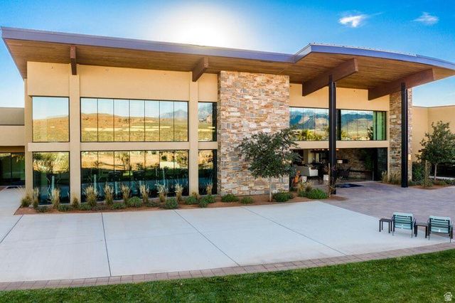 31 W CAMINO OSO DR, Washington, UT 84780