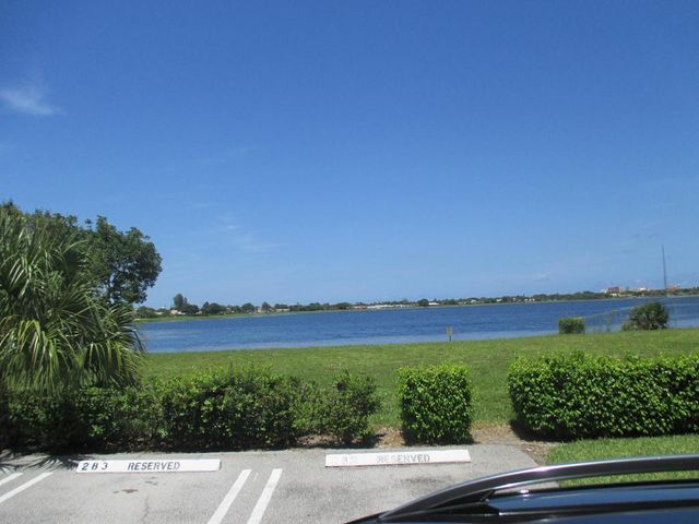 470 Executive Center Drive 2k, West Palm Beach, FL 33401