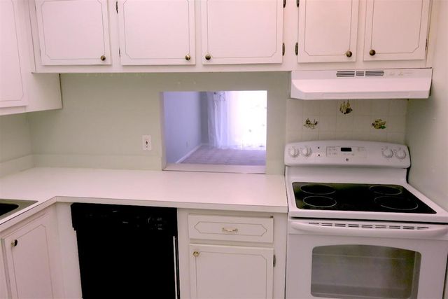 470 Executive Center Drive 2k, West Palm Beach, FL 33401