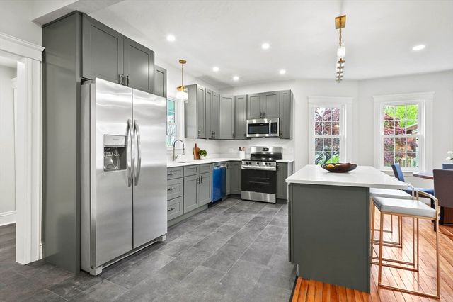 30 Boardman St, Worcester, MA 01606