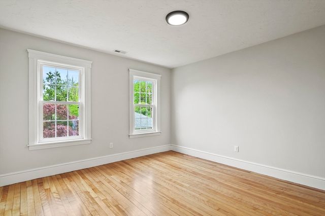 30 Boardman St, Worcester, MA 01606