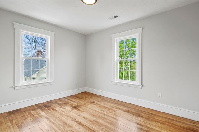 30 Boardman St, Worcester, MA 01606