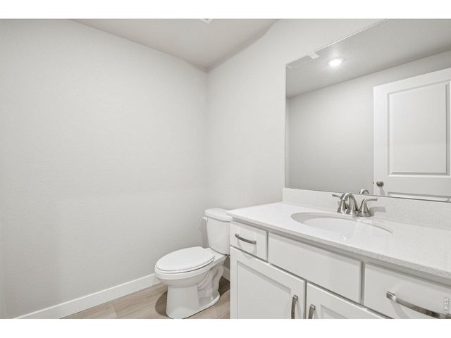 410 High Point Dr B-104, Longmont, CO 80504