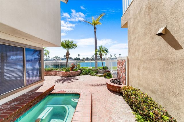 5824 Spinnaker Bay Drive, Long Beach, CA 90803