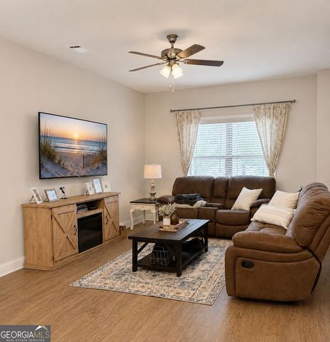 896 Crescent Lane, Griffin, GA 30224