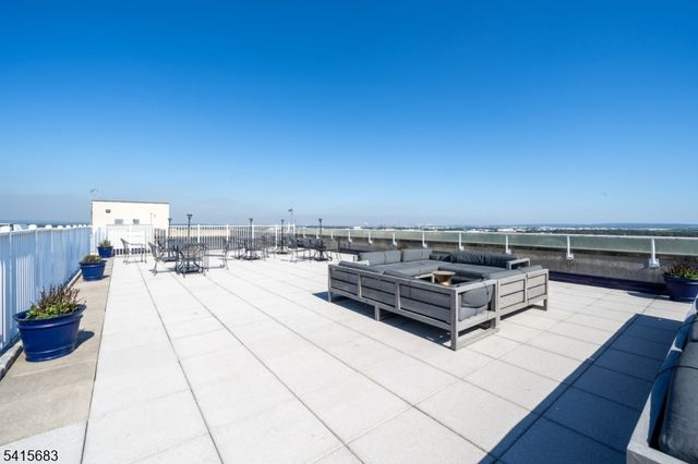 1 Carriage City Plz 705, Rahway City, NJ 07065