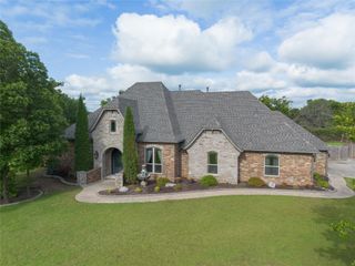 126 Castle Gate Drive, Choctaw, OK 73020