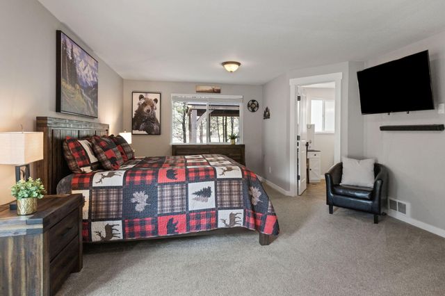 55075 Lazy River Drive, Bend, OR 97707