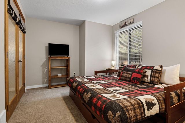 55075 Lazy River Drive, Bend, OR 97707