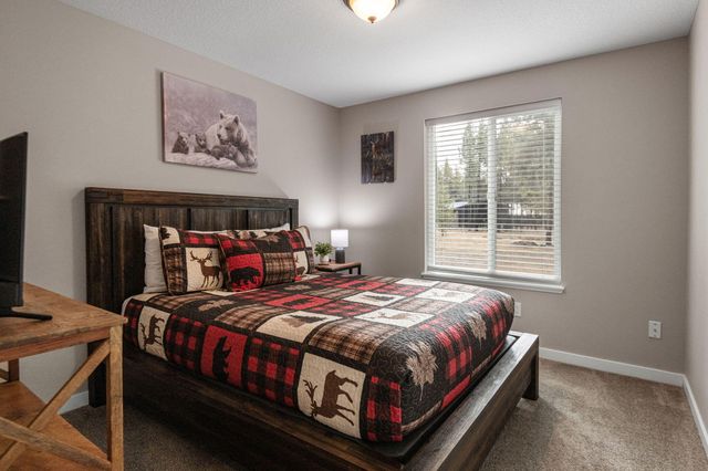 55075 Lazy River Drive, Bend, OR 97707