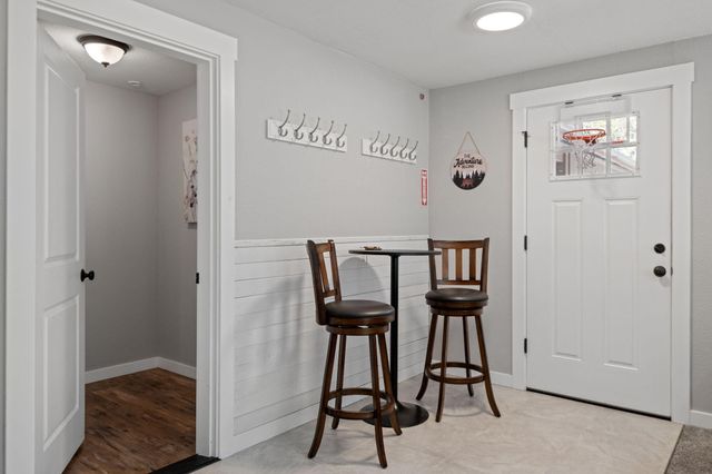 55075 Lazy River Drive, Bend, OR 97707