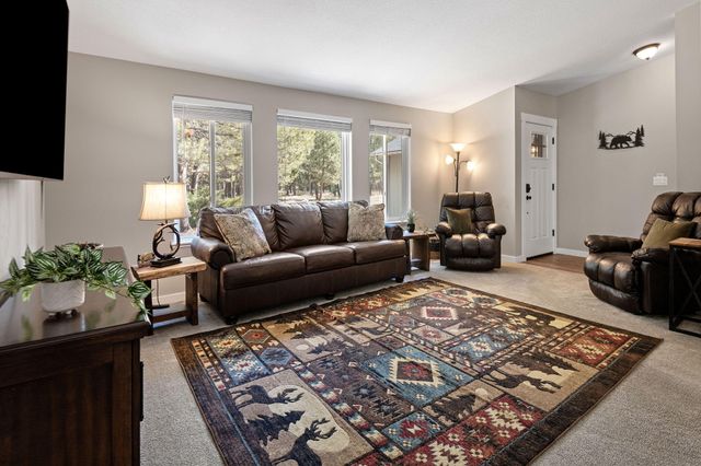 55075 Lazy River Drive, Bend, OR 97707