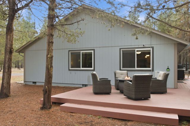 55075 Lazy River Drive, Bend, OR 97707